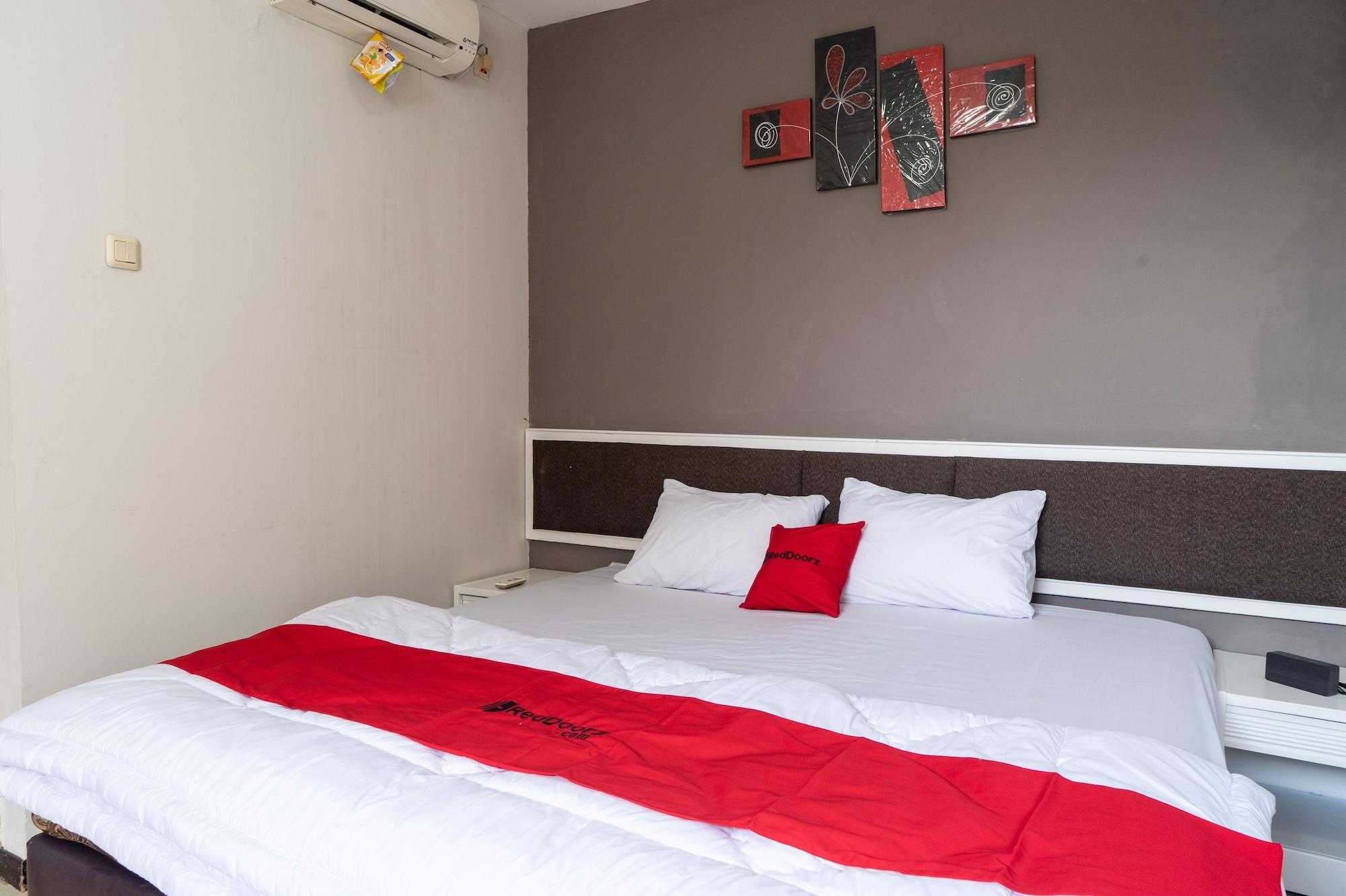 Reddoorz Plus @ Sawah Besar Jakarta Exterior photo